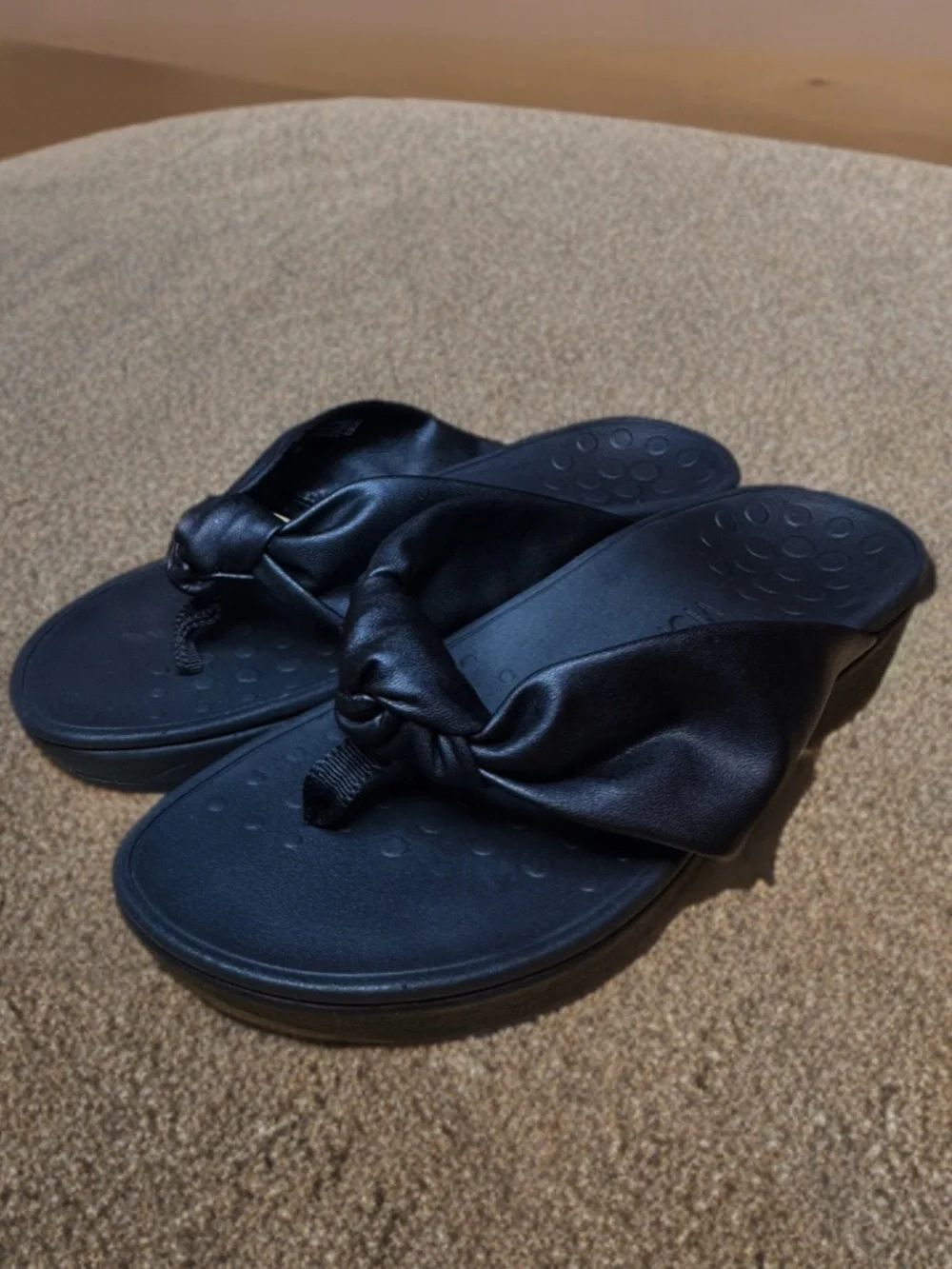 Size 7 Vionic Rosalind Comfort Knotted Thong-Style Walking Sandals